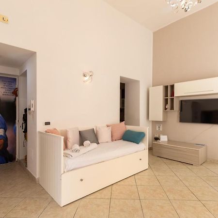 Apartment With Sea View With 2 Lifts Above Montesanto! Neapel Exteriör bild