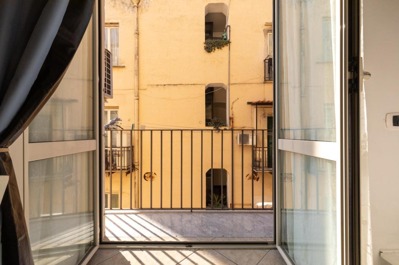 Apartment With Sea View With 2 Lifts Above Montesanto! Neapel Exteriör bild