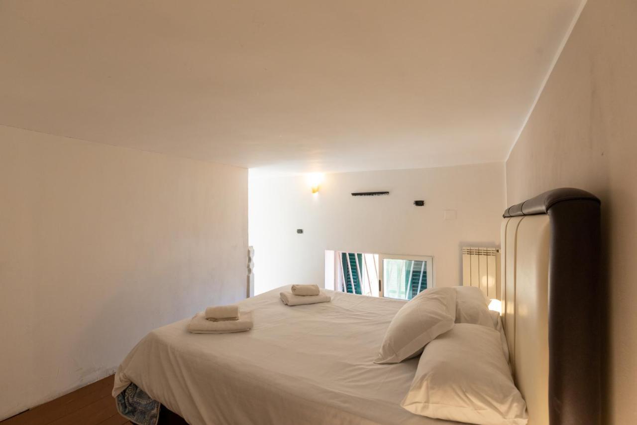 Apartment With Sea View With 2 Lifts Above Montesanto! Neapel Exteriör bild