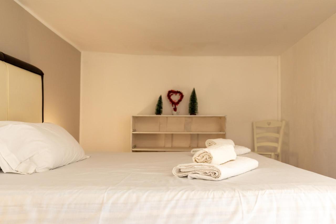 Apartment With Sea View With 2 Lifts Above Montesanto! Neapel Exteriör bild